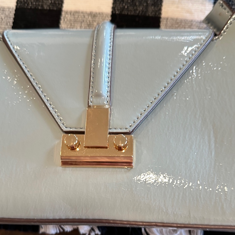 Melie Bianco Glossy Gray Shoulder Bag - Picture 4 of 7